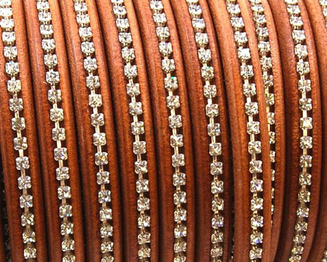 Cuero REGALIZ con strass. Oval 10x6mm . Camel-strass Cristal. Calidad Superior