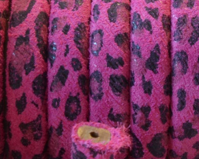 Piel de serraje REGALIZ. Oval 10x6mm . Leopardo fucsia.Int.1,5mm. Calidad Superior