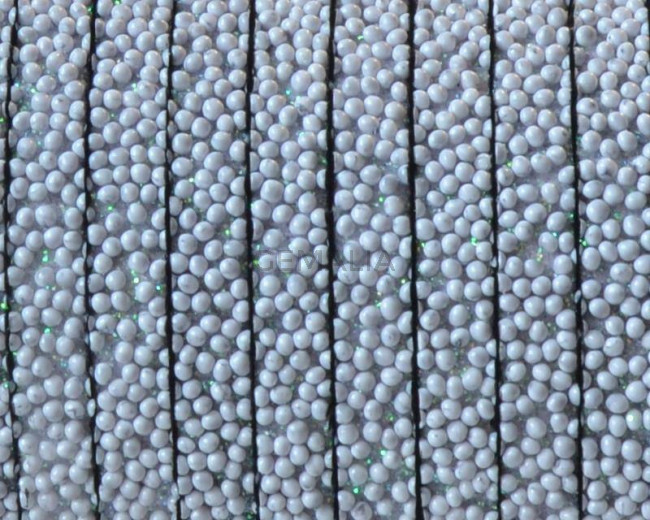 Caviar sintetico  Plano. 5x2mm. Gris claro. Calidad superior