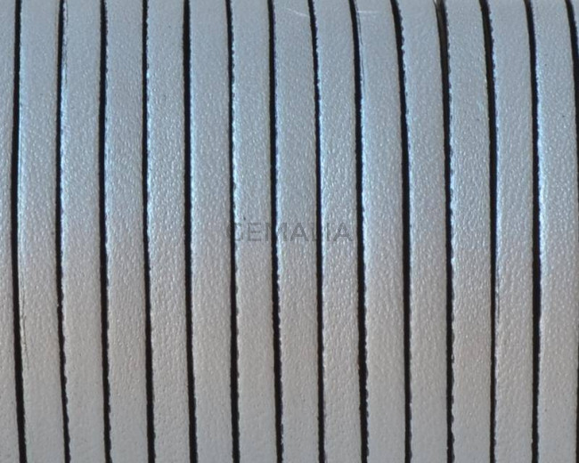 Cuero Plano 3x1,5mm. Plata metalizado 2-cantos negros. Calidad Superior