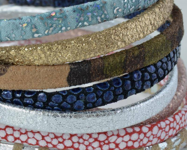 Piel de serraje. Tira doblada. Plano 5x1,5mm. MIX. Calidad superior. Tiras de 20cm