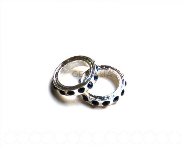 Metalico. Rhinestone 19x19x4mm. negro-plateado. Int.13mm aprox.