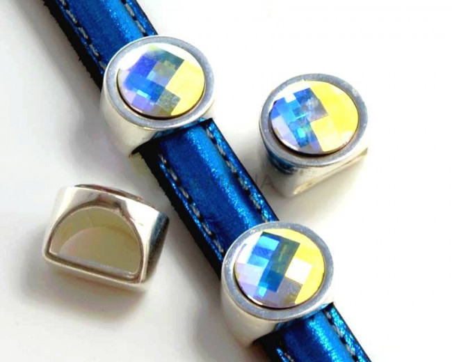 Entrepieza Moneda ZAMAK/SWAROVSKI. Media caña. 13mm. Aurora Boreal. Int.10x5mm