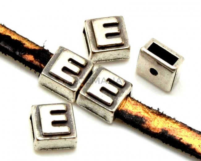Letra Zamak E. Cuadrado 9mm. Plateado. Int.6x2,5mm