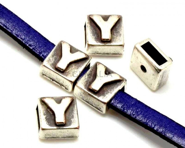 Letra Zamak Y. Cuadrado 9mm. Plateado. Int.6x2,5mm