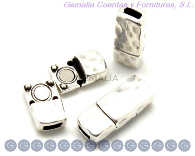 Cierre Zamak Imán plano. 26x13mm. Plateado. Int.6x2,5mm