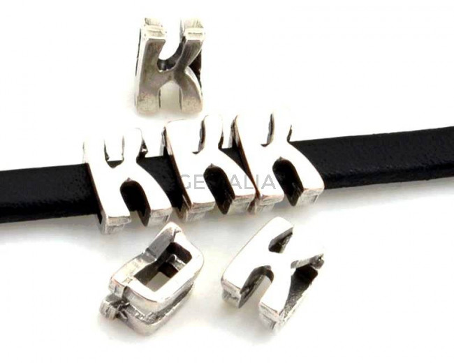 Letra Zamak "K". 9,5mm. Plateado. Int.6x2,5mm