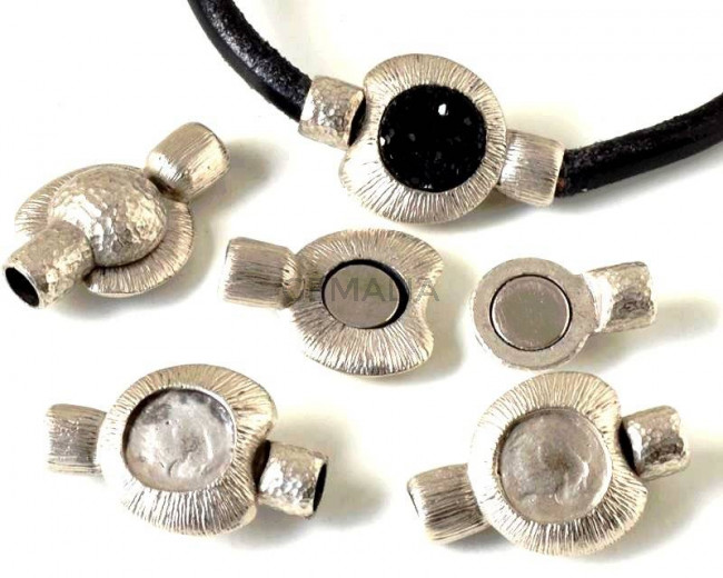 Cierre Zamak Imán Corazon. SinPiedra. 31x20mm. IntPiedra12mm. PlataVieja. Int.5mm