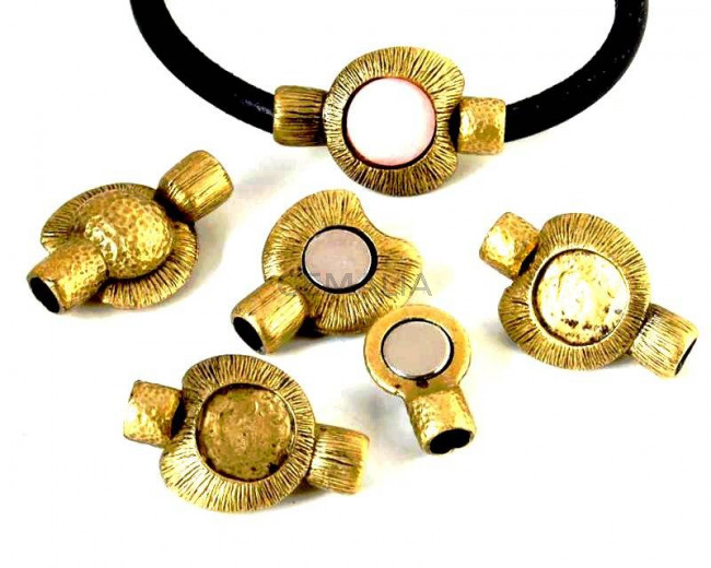 Cierre Zamak Imán corazon. SinPiedra. 31x20mm. IntPiedra 12mm. Oro Viejo.Int.5mm