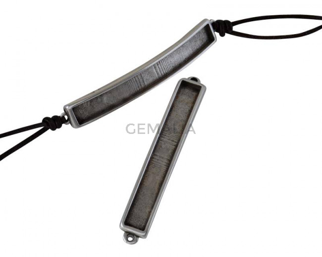 Conector de Zamak 53x7,8mm. Para cuero 5x2mm. Plateado. Int.1,2mm