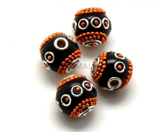 Resina/Cadena. Bola. 16mm. Negro-naranja. Int.3-3,5mm aprox.