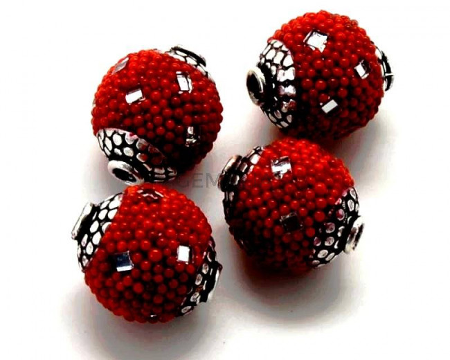 Resina/Metal. Bola. 15mm. Rojo. Int.2mm aprox.