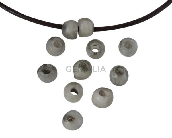 Bola de Resina 7x7x5mm. Gris claro. Int.3mm. Calidad superior.