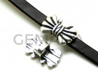 Lazo Zamak entrepieza. 30x10,5mm. Plateado. Int.7x10mm