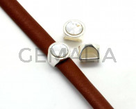 Entrepieza Moneda Zamak/SWAROVSKI. 13mm. Media caña. Plateado-Cristal. Int.10x5mm