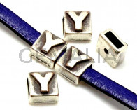 Letra Zamak Y. Cuadrado 9mm. Plateado. Int.6x2,5mm
