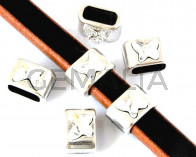 Entrepieza Zamak/SWAROVSKI. Oval. 13,5x9mm. Plateado-cristal. Int. 10x4,8mm