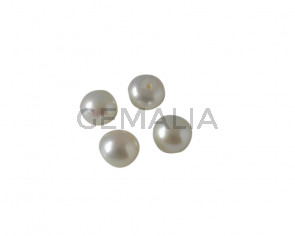 Perlas cultivadas. Para pendientes. 7x6mm.Medio agujero 0,6mm