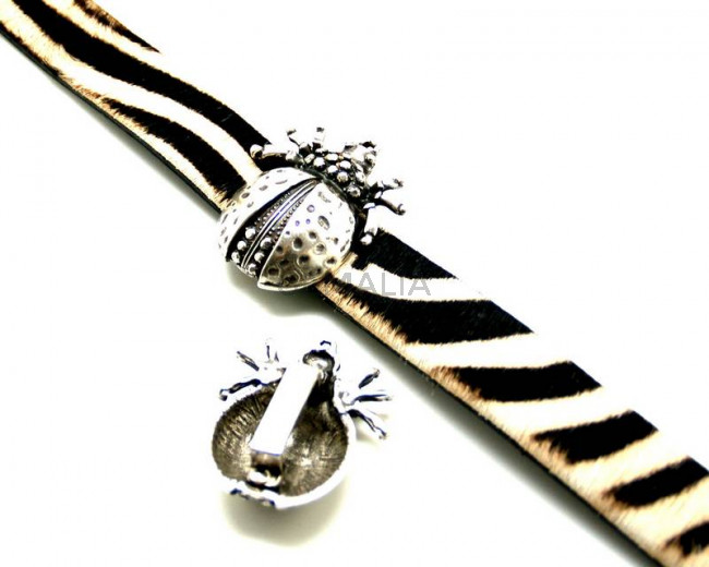 Zamak. Beetle. 35x43mm. Silver color. Inn.20x5mm.