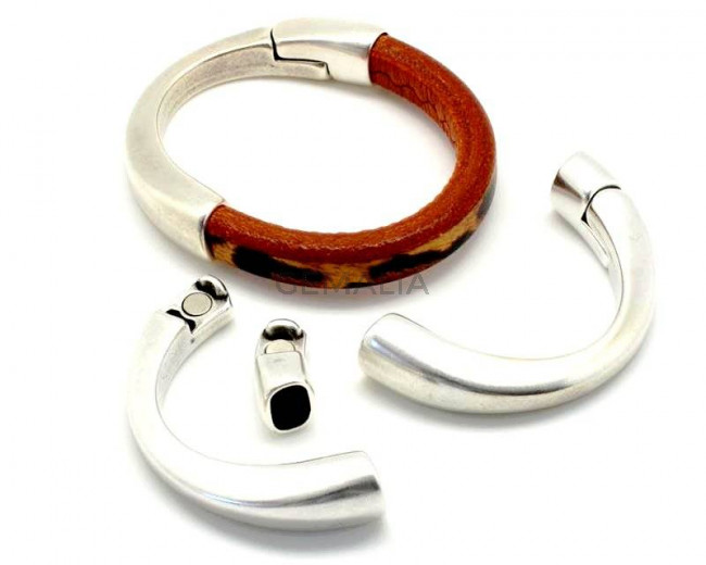 Magnetic half bracelet Zamak. 62x34mm. Silver color. Inn.10x7mm. Bulk Price.