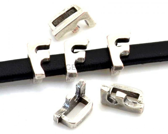 Zamak. Letter F. 9.5mm. Silver color. Inn.6x2.5mm.