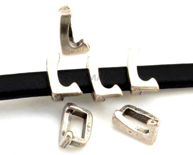 Zamak. Letter L. 9.5mm. Silver color. Inn.6x2.5mm.