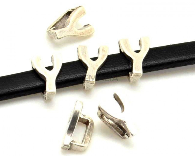 Zamak. Letter Y. 9.5mm. Silver color. Inn.6x2.5mm.