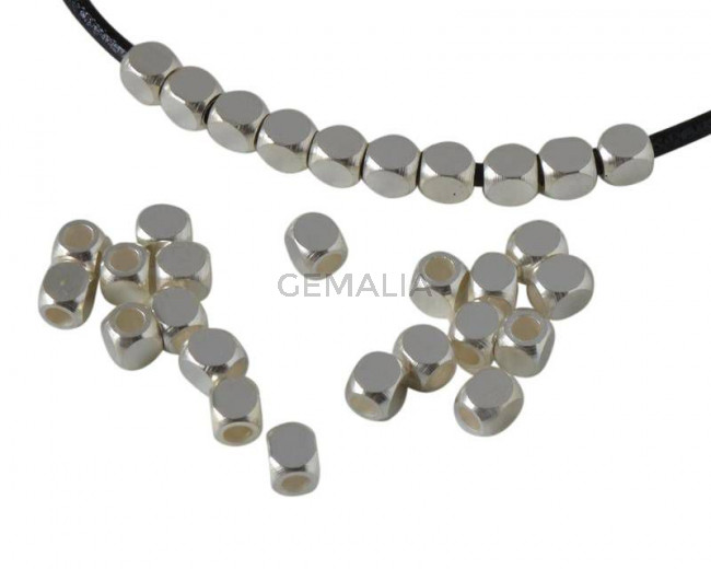 Zamak. Square. 4x3.5mm. Silver. Inn.2mm.