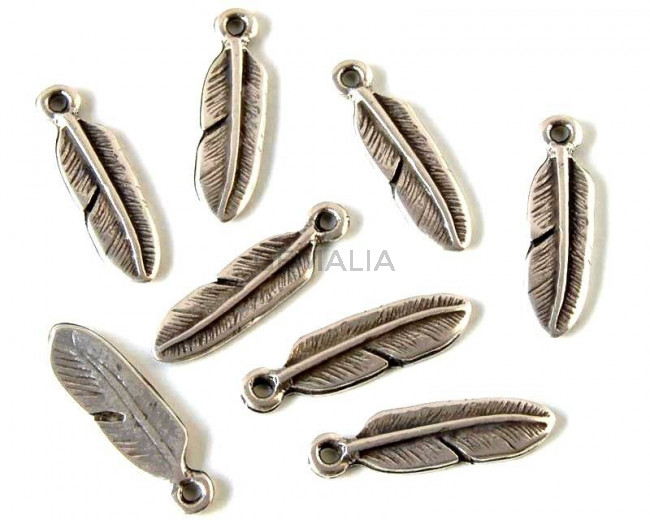 Zamak. Pendant. Feather. 22x6mm. Silver. Inn.1.8mm.