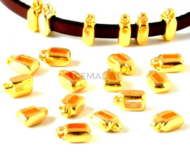 Zamak. Bracelet motif with ring. 9x4mm. Gold. Inn.5x2mm.
