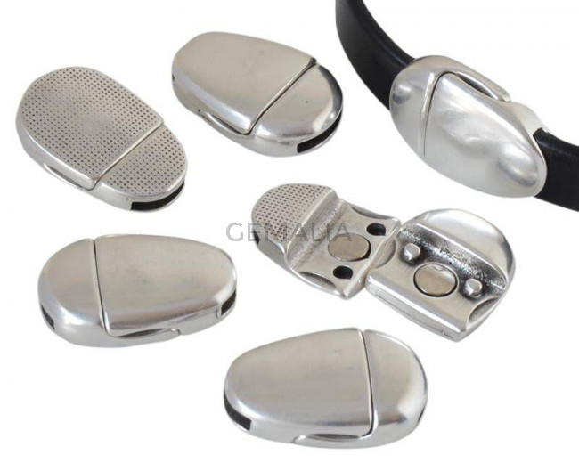 Zamak. Magnetic oval clasp. 24.5x16mm. Silver. Inn.10x2mm.