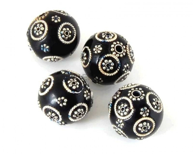 Resin/Metal. Round. 20mm. Black-silver. Inn.1.5-2.5mm.approx.