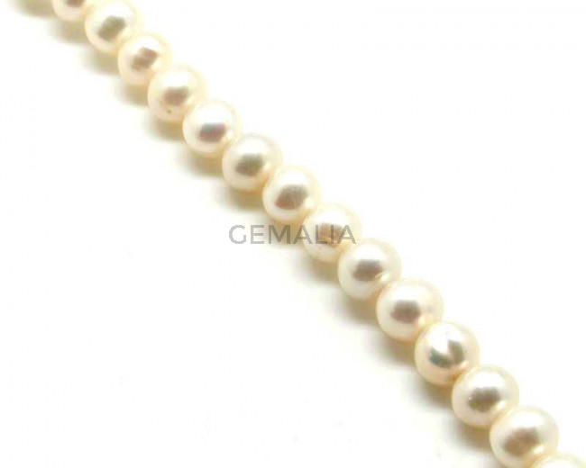 Freswater pearls. Round. 9-10mm. White. Inn.0.8mm.approx.