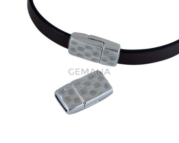 Zamak. Magnetic clasp. Flat. 24x4mm. Silver color. Inn.10x2mm.