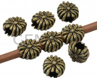 Zamak. Flower. 11x11x6mm. Antique gold. Inn.4mm.
