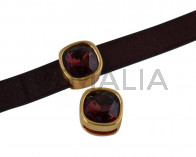 SWAROVSKI and Zamak slider. 13x13mm Square. Gold-Burgundy. Inn.3mm 