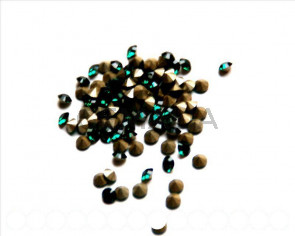 Swarovski. Xilion Chatons 4mm. Emerald.