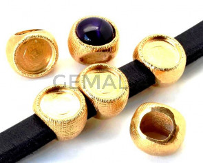 Zamak. Regaliz. Inn. coin 12mm. Gold. Inn.9.8x7mm.